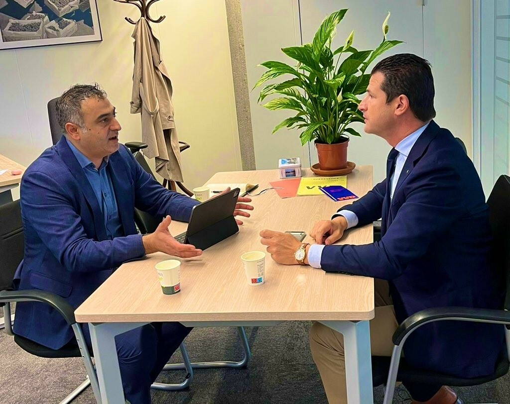 Dirk Beljaarts en VVD Tweede Kamerlid Hawre Rahimi