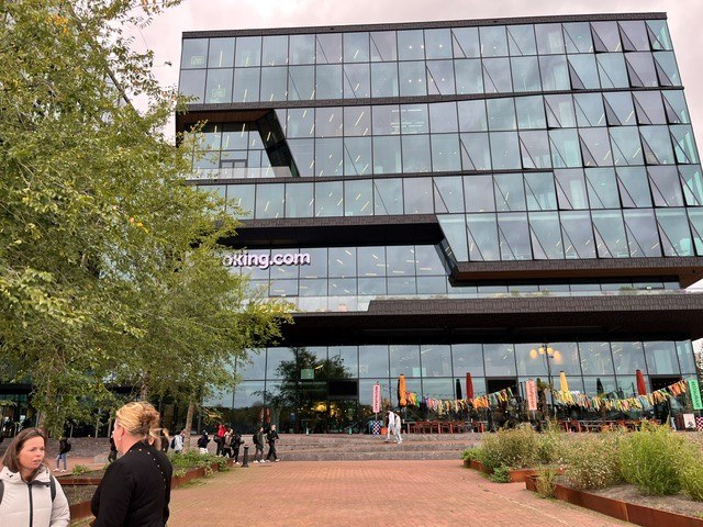 Booking com pand1