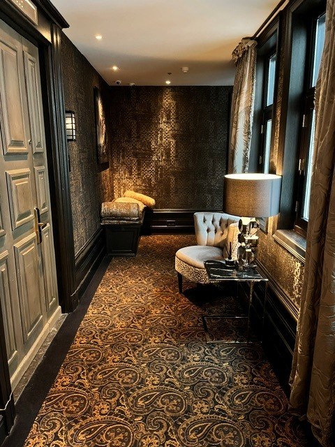 Hotel Twenty Seven gang