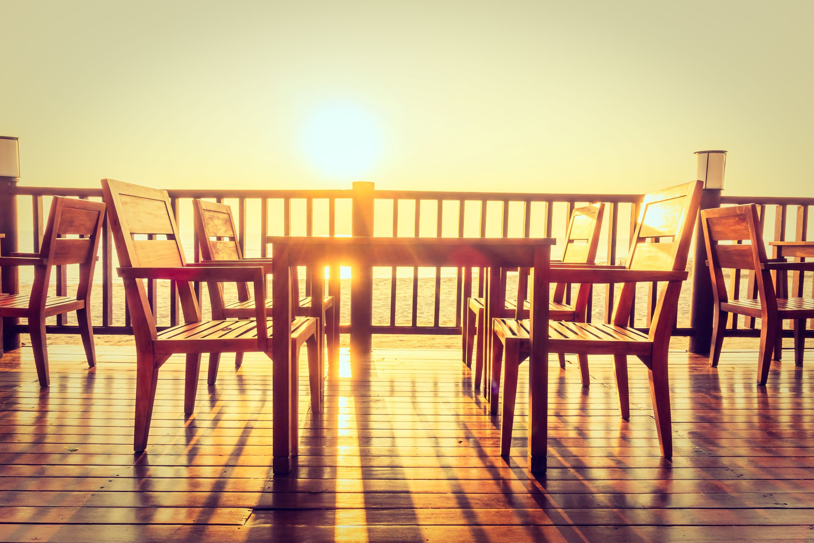 Strandpaviljoen strand zee zonsondergang
