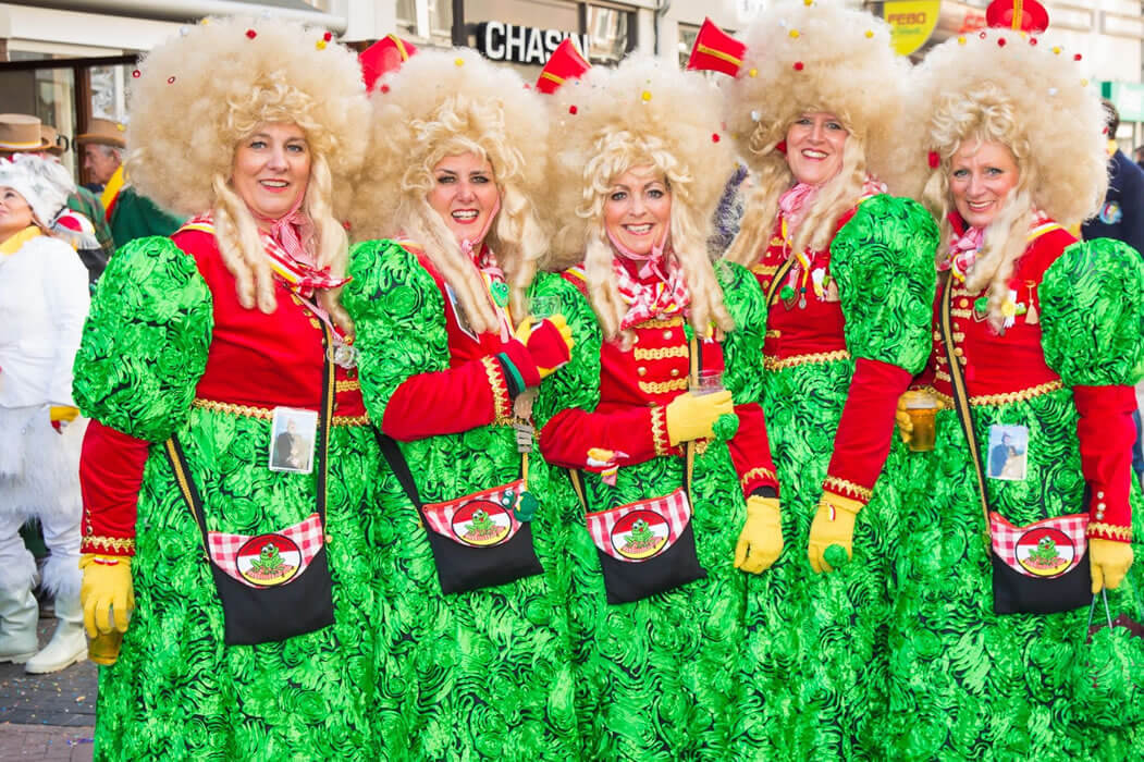 Verklede vrouwen carnaval pruiken fw tynified