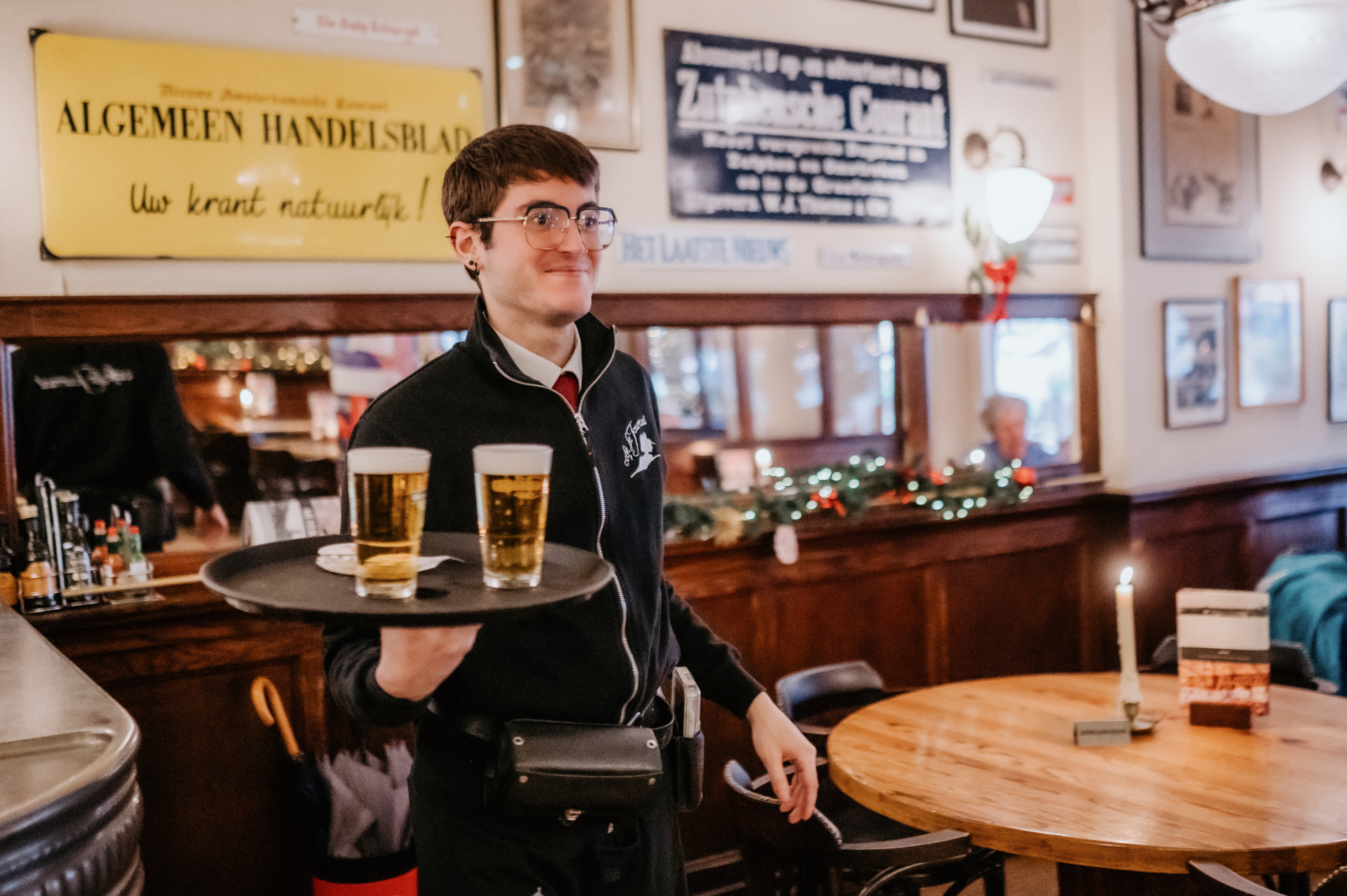 Annettakespictures werknemer bar bier