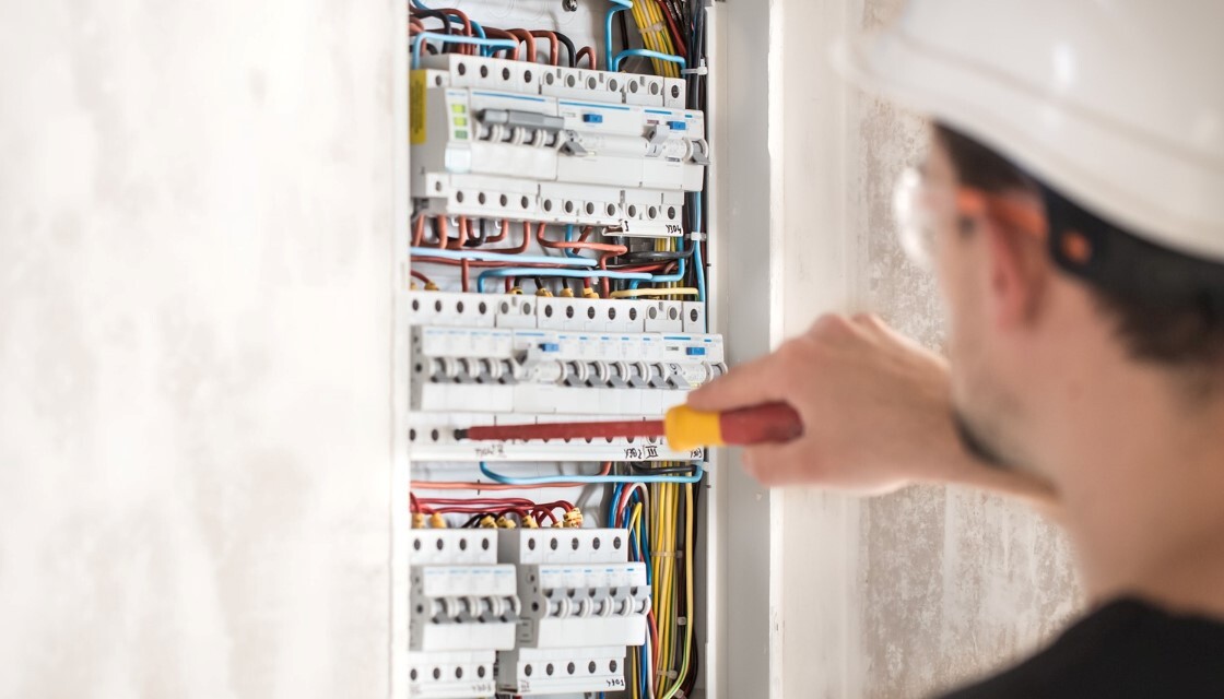 Electrical technician