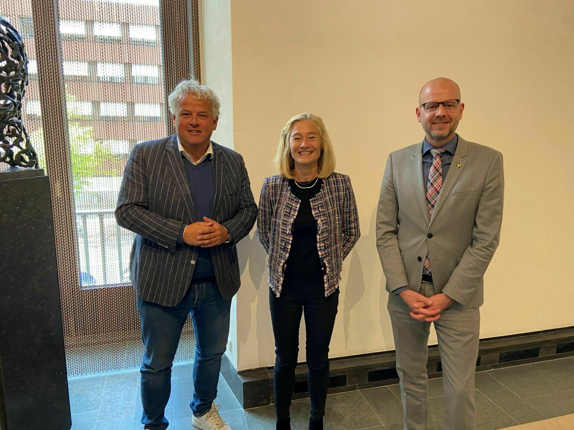 Foto Rob Hemmes gesprek met min ezk