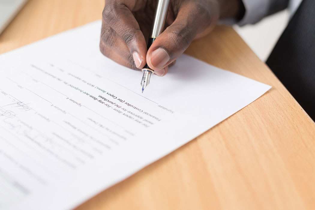 Contract overeenkomst schriftelijk handtekening akkoord