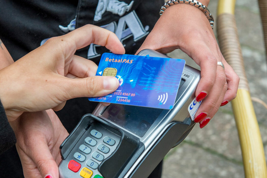Contactloos betalen pinnen betaalpas 1050x700
