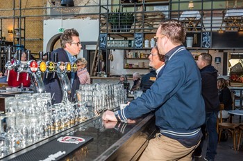 Cafe20glazen20tap20gasten