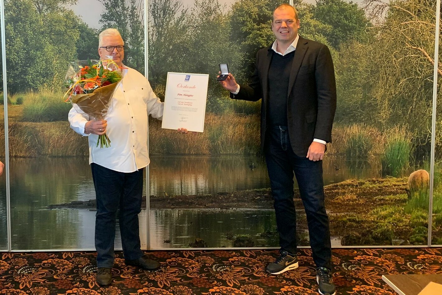 Pim Hangjas Lid van Verdienste