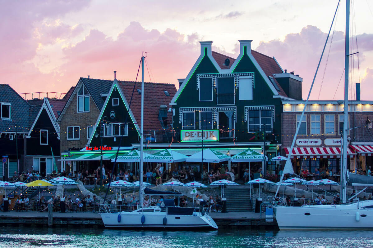 Terassen cafes Volendam