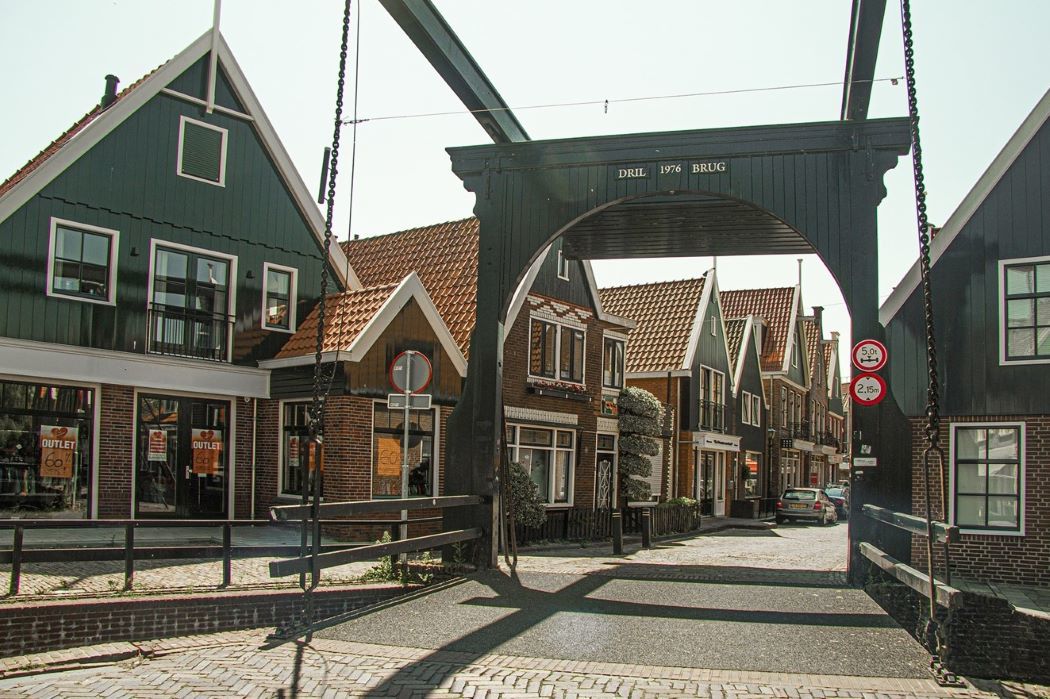 Volendam brug craft