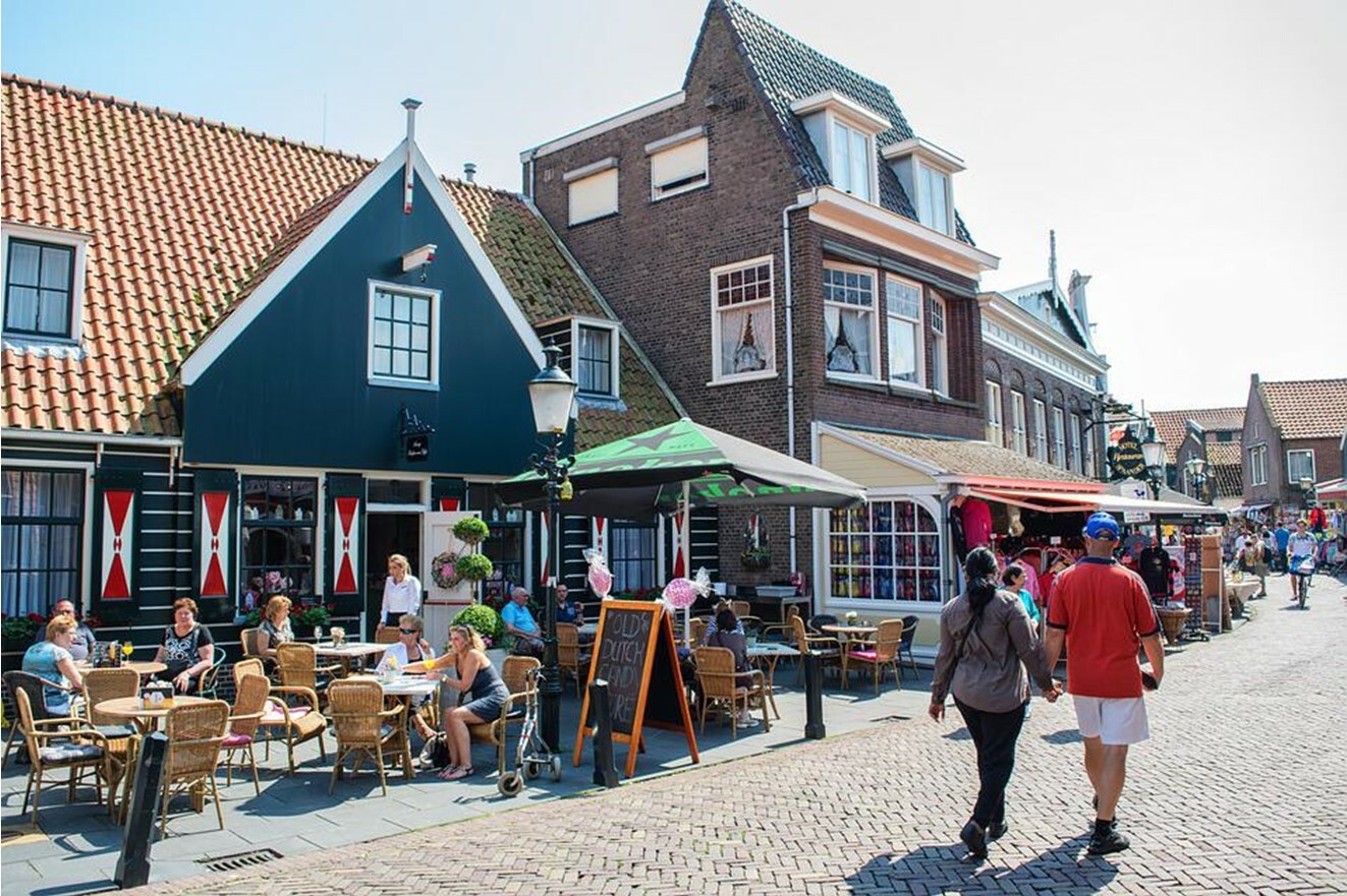 Volendam terras