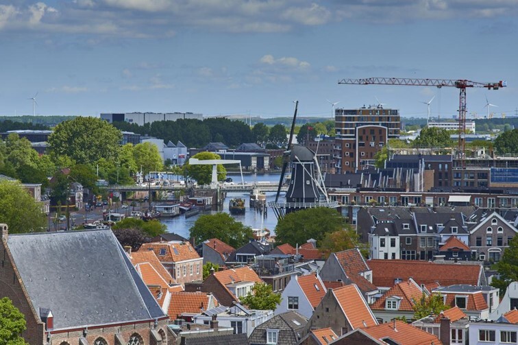 Haarlem centrum met kraan