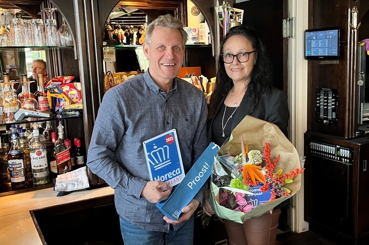 Cafge I Js de Jong 25 jaar lid van KHN