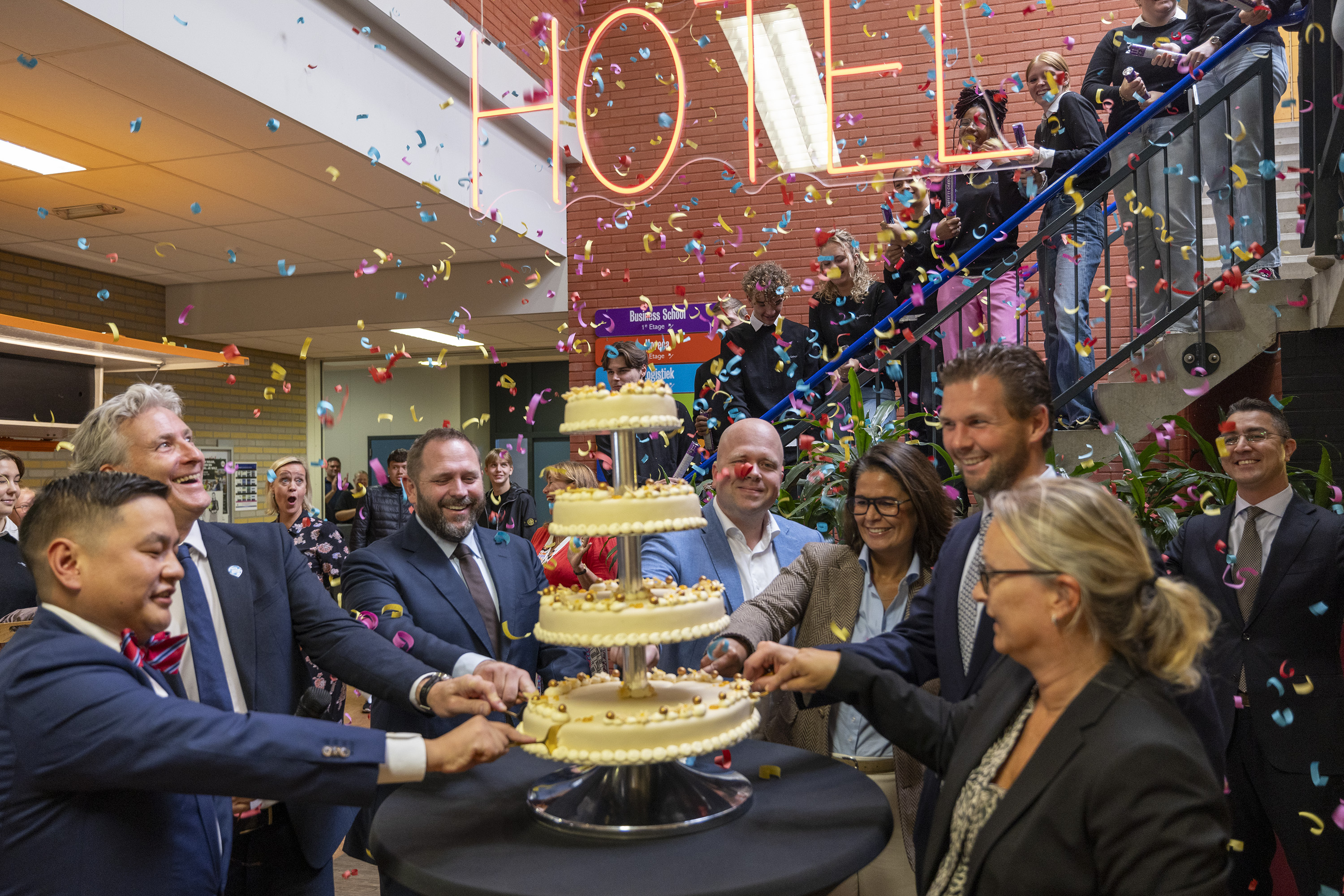 Wethouders openen opleiding Hotelmanagement Nova College Hoofddorp