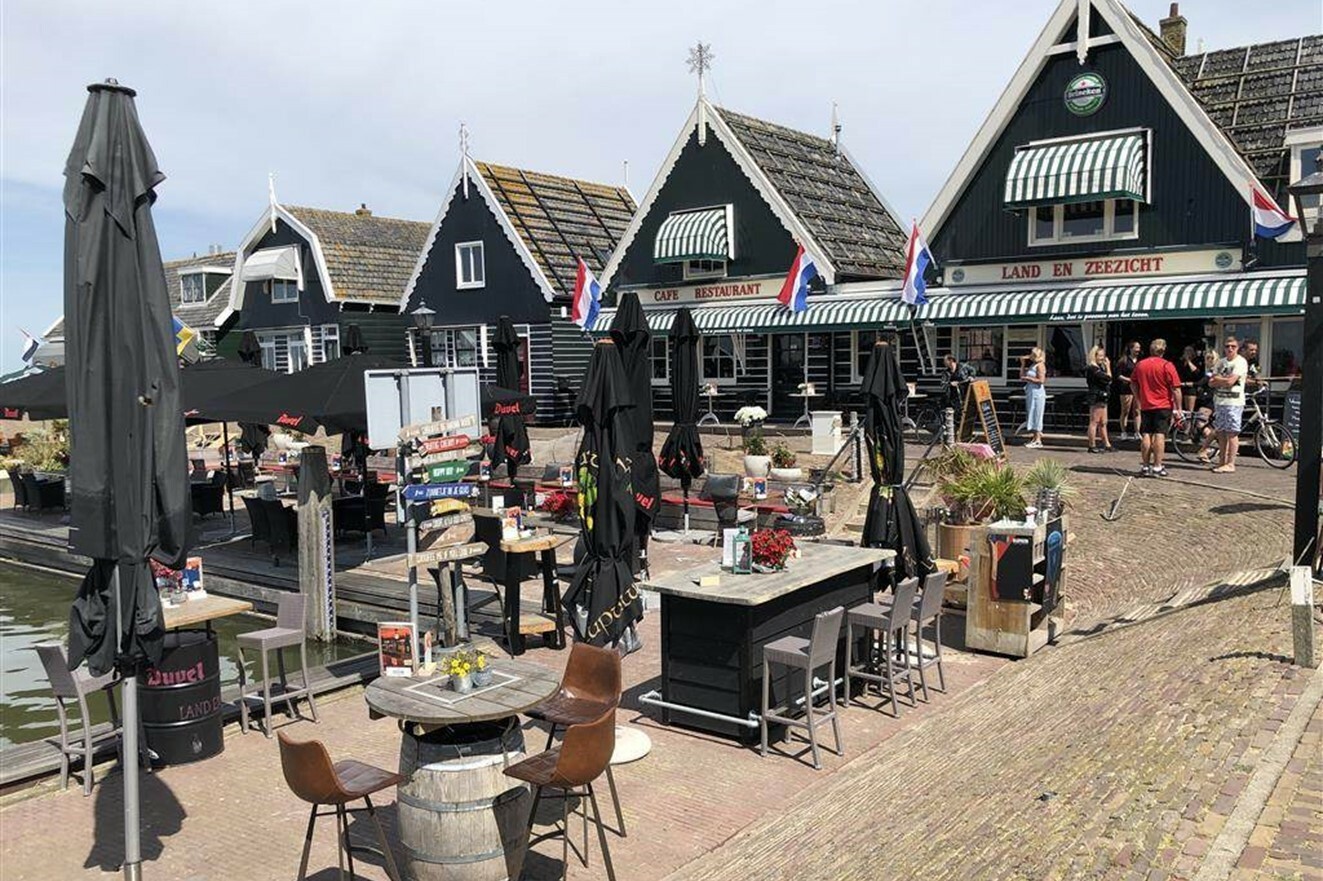 Waterland terras aan water