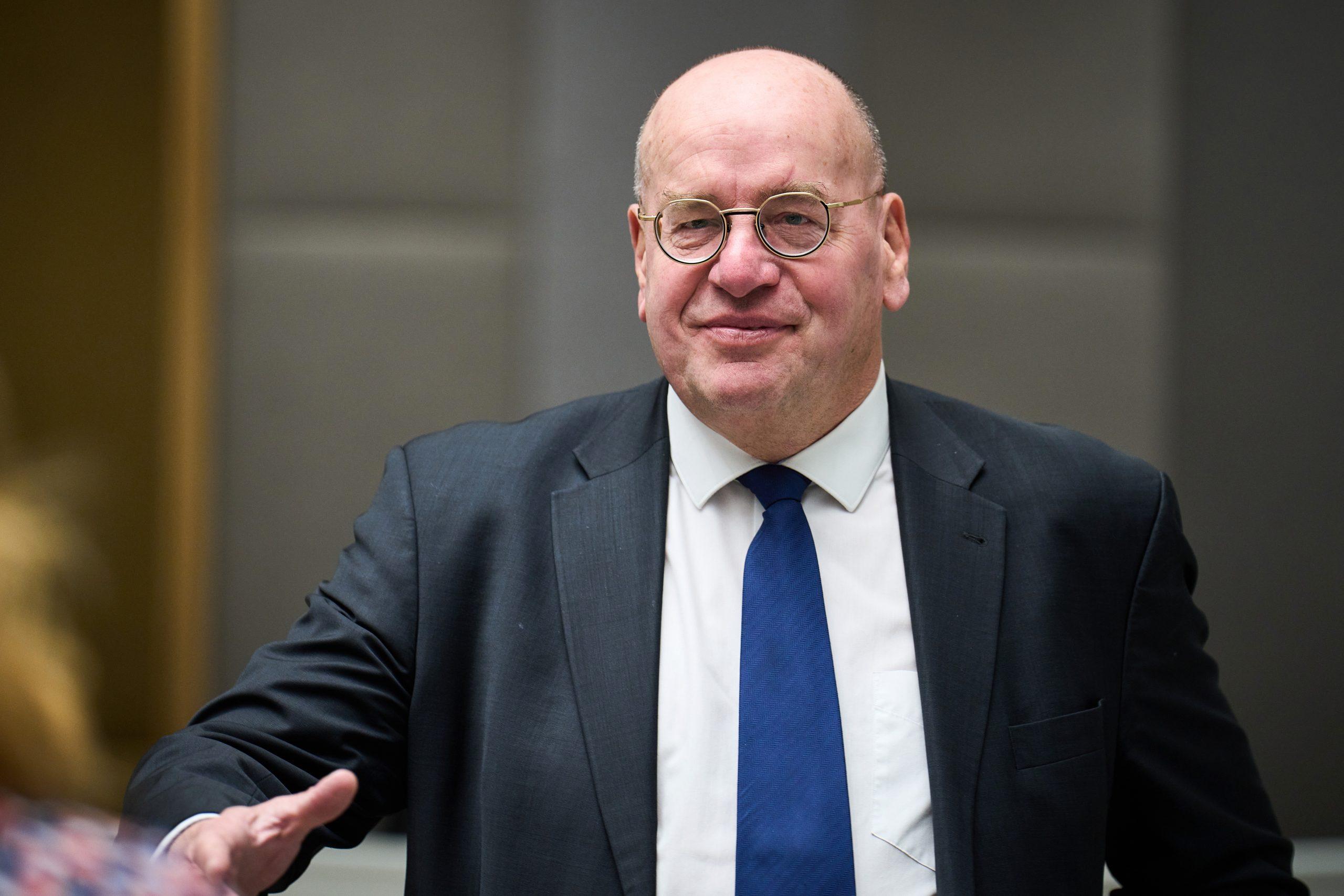 Original 242 BA717 886 D 4483 ACFD CDA75 D7 A455 B