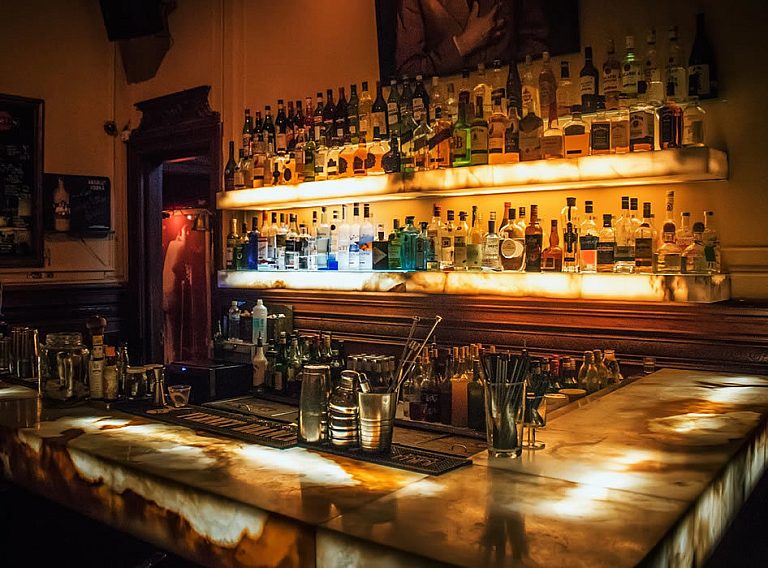 Cafe bar drank flessen verlichting