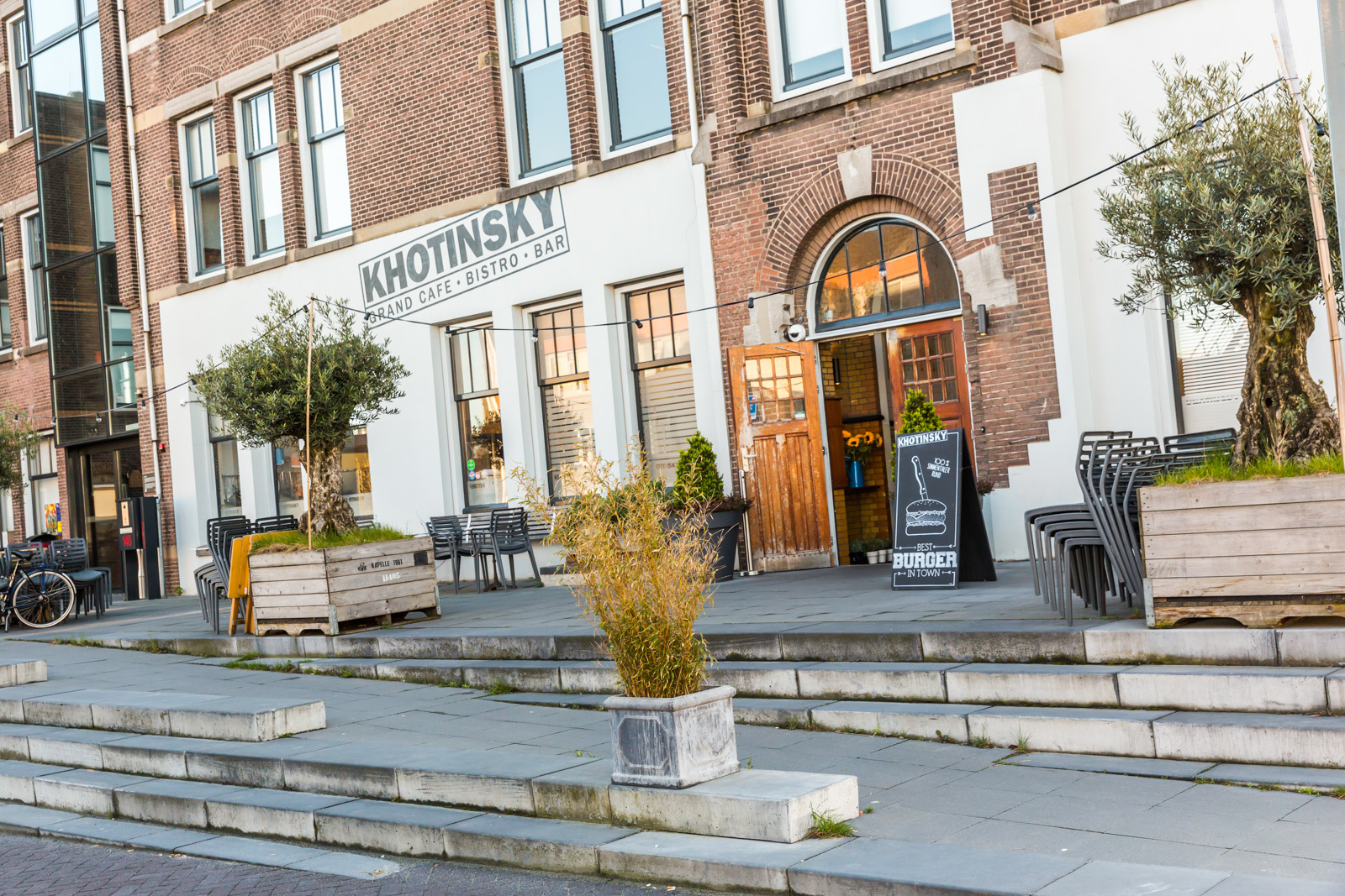 Grand cafe bistro bar Khotinsky Eindhoven gevel pand