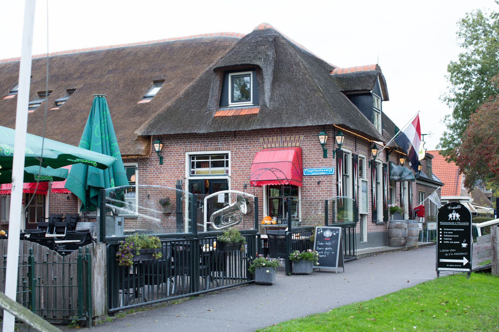 Bedrijfpand restaurant gevel pizzeria