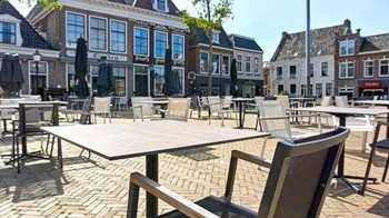 Terras leeg corona