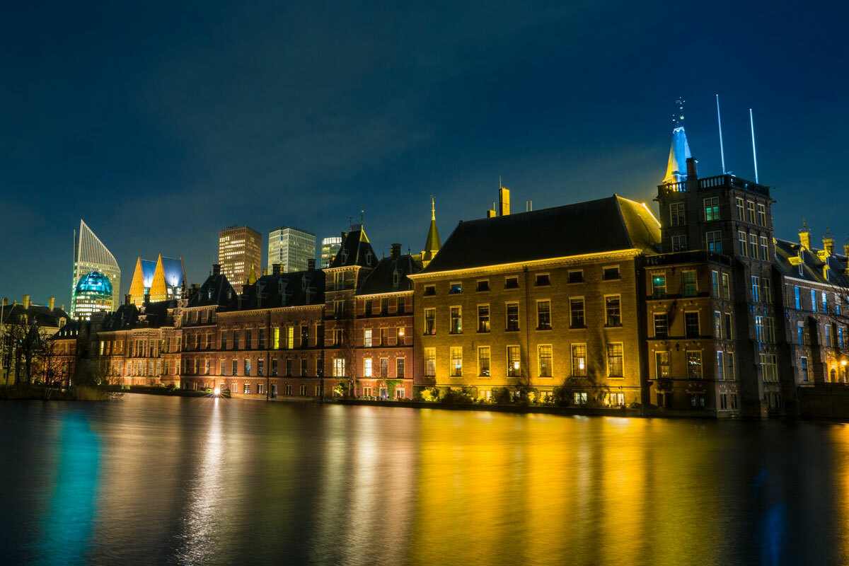 Hofvijver Binnenhof Tweede Kamer Den Haag bij nacht