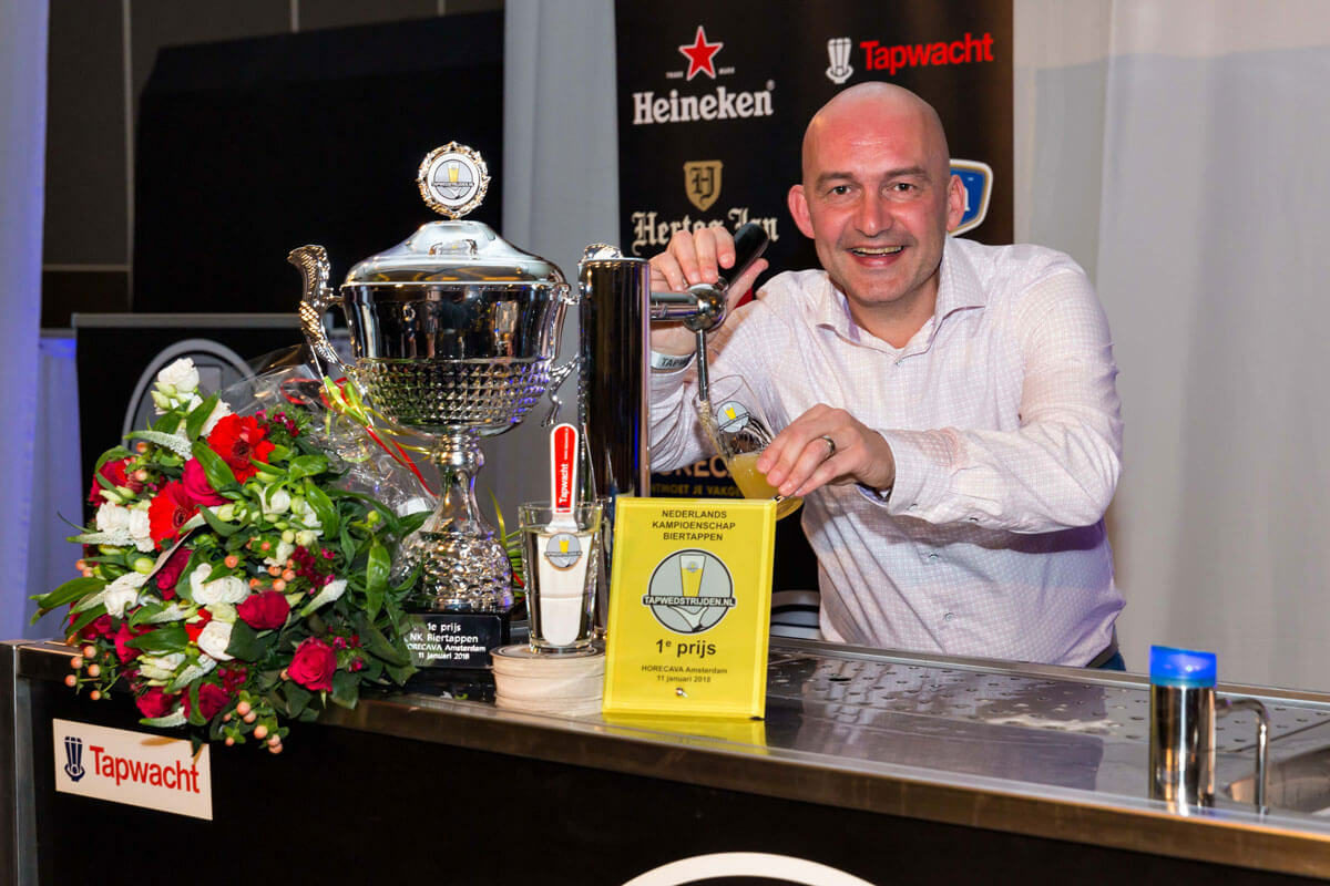 Frank Bruin van de Noot Horeca in Wijk aan Zee is de beste biertapper van Nederland 2018