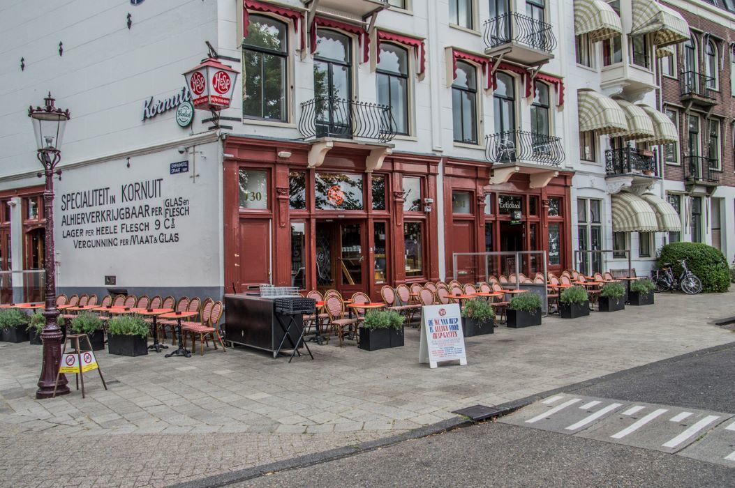 Leeg pand terras corona