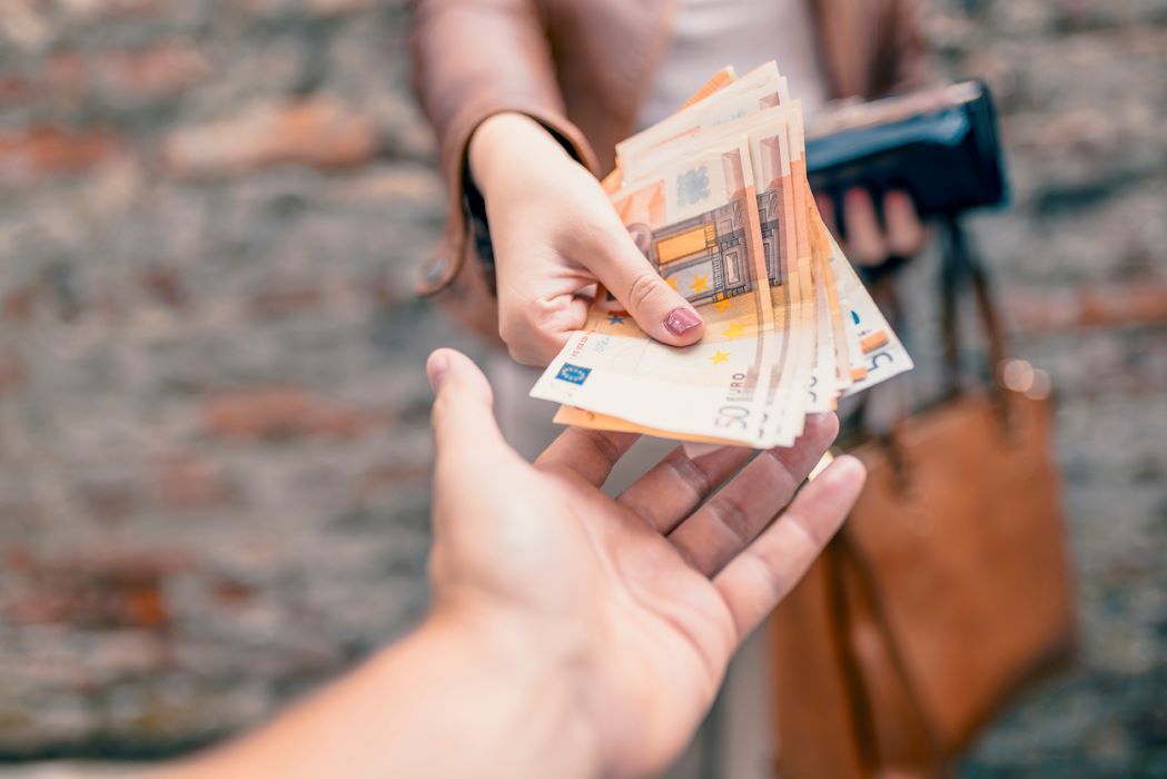 Geld ontvangen portemonnee