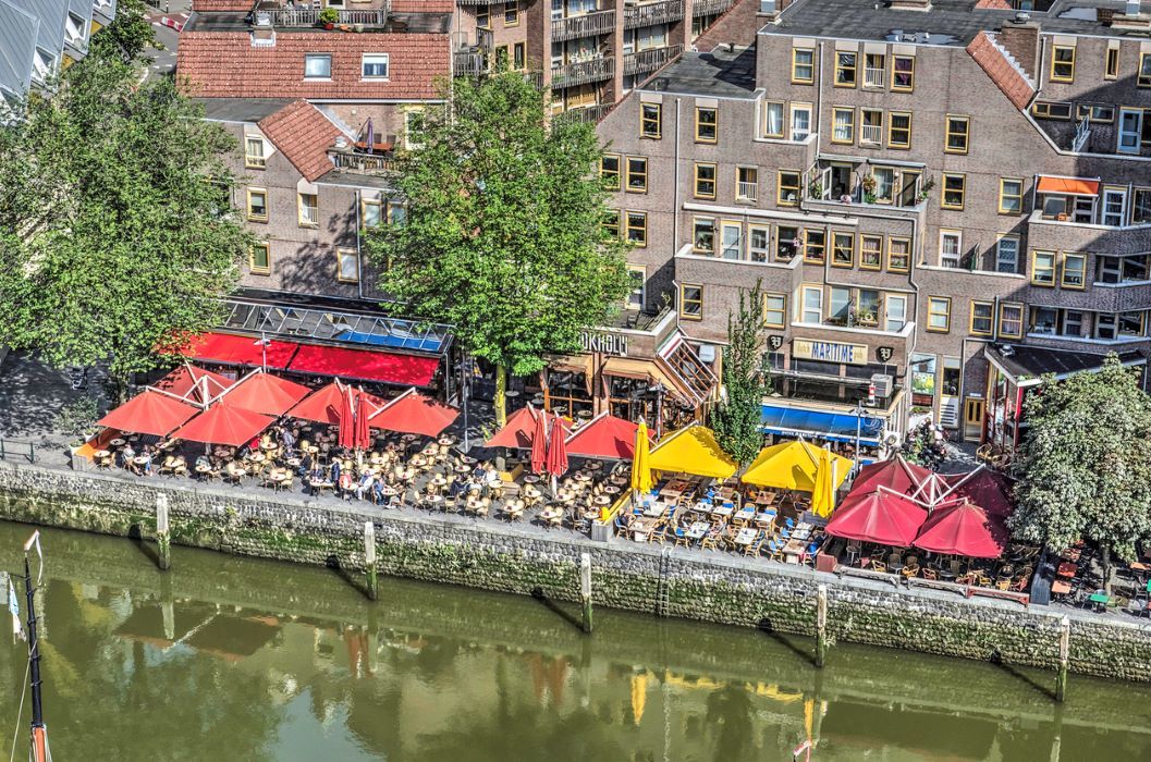 I Stock 1048398202 terras rotterdam