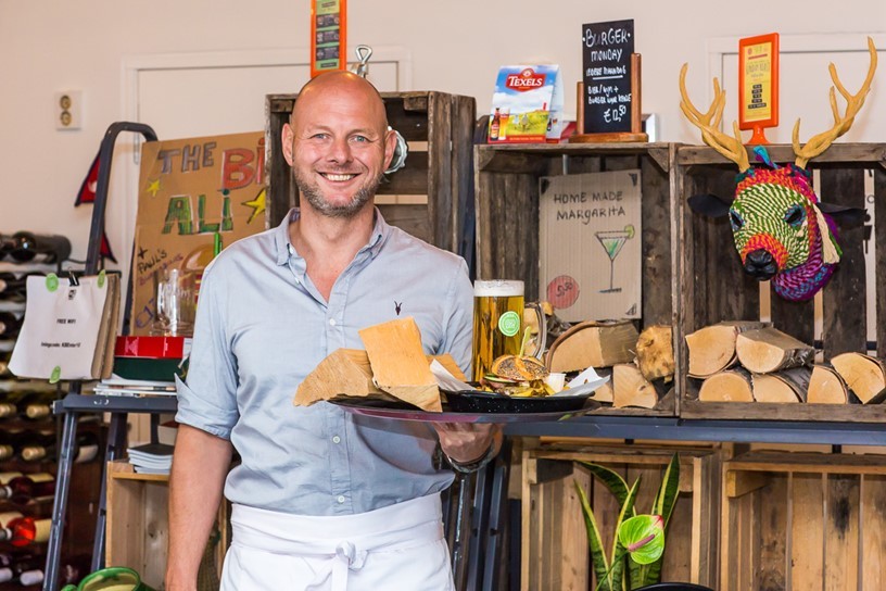 Bediening personeel open haard blokken