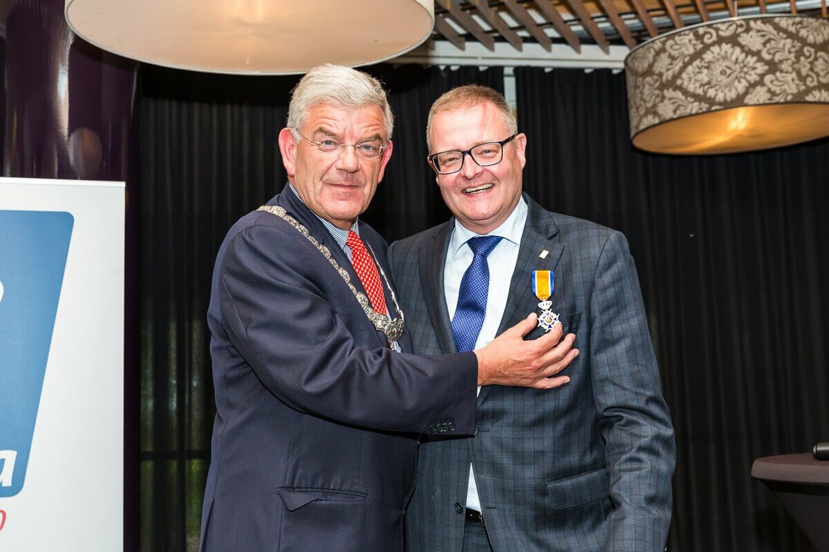 Toon Naber lintje koninklijke onderscheiding 1200x800