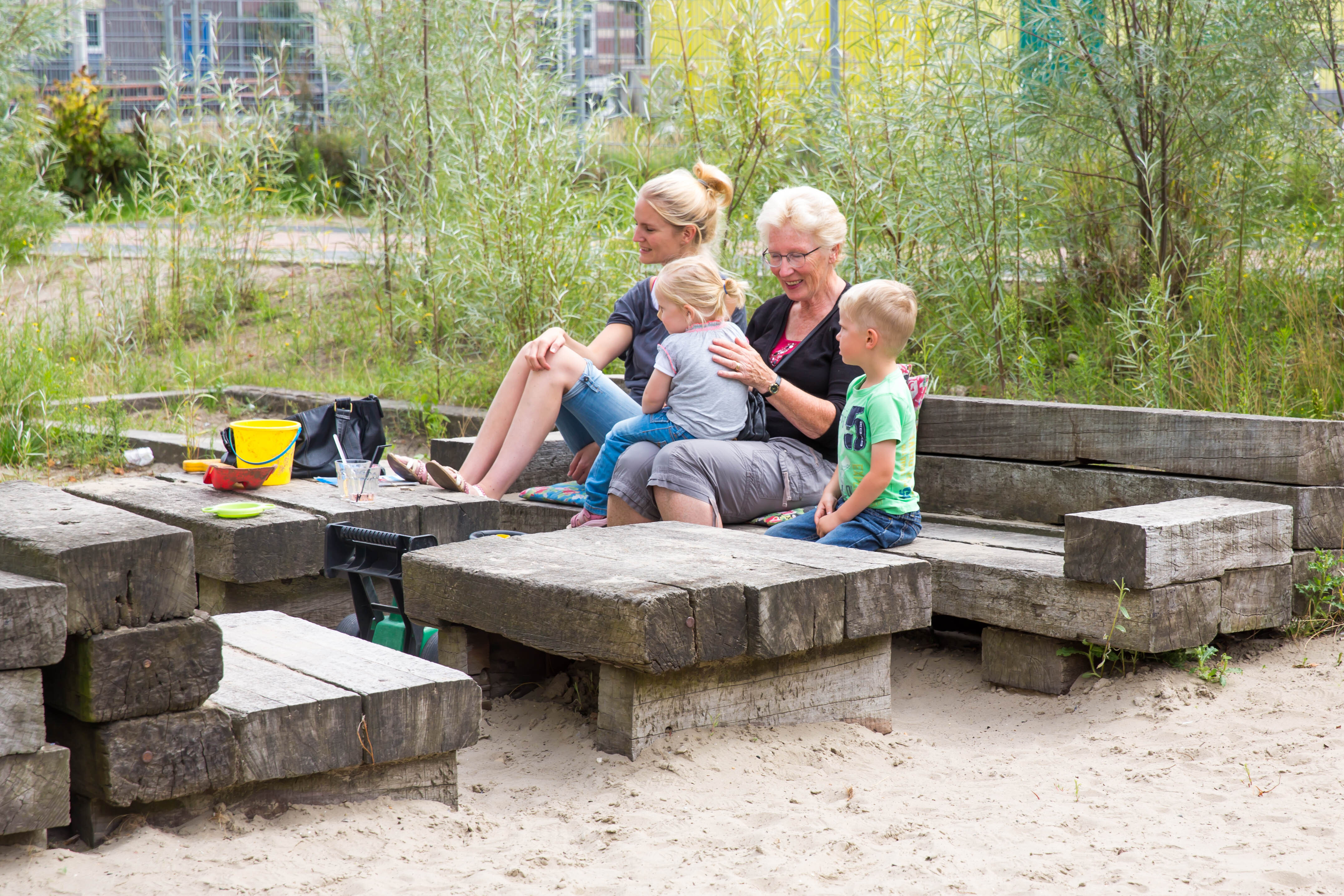 Toerisme oma met kleinkinderen
